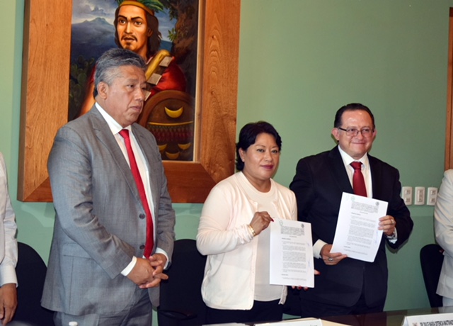 Suscribe Congreso convenios con Universidad Metropolitana, COLTLAX Y CEDH